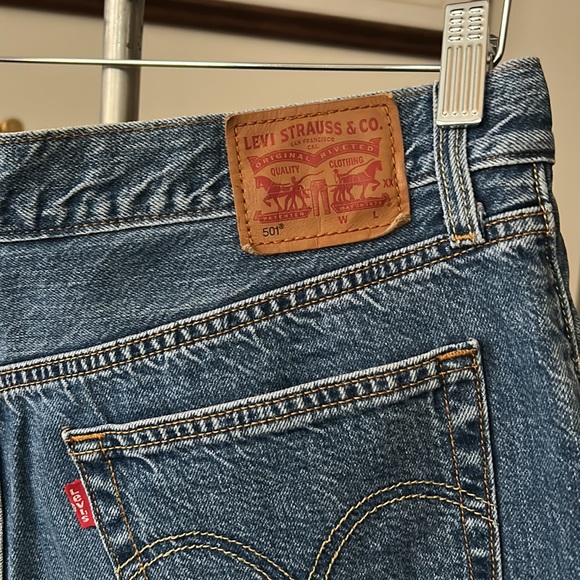 Levi’s 501 Denim Shorts - Picture 3 of 6